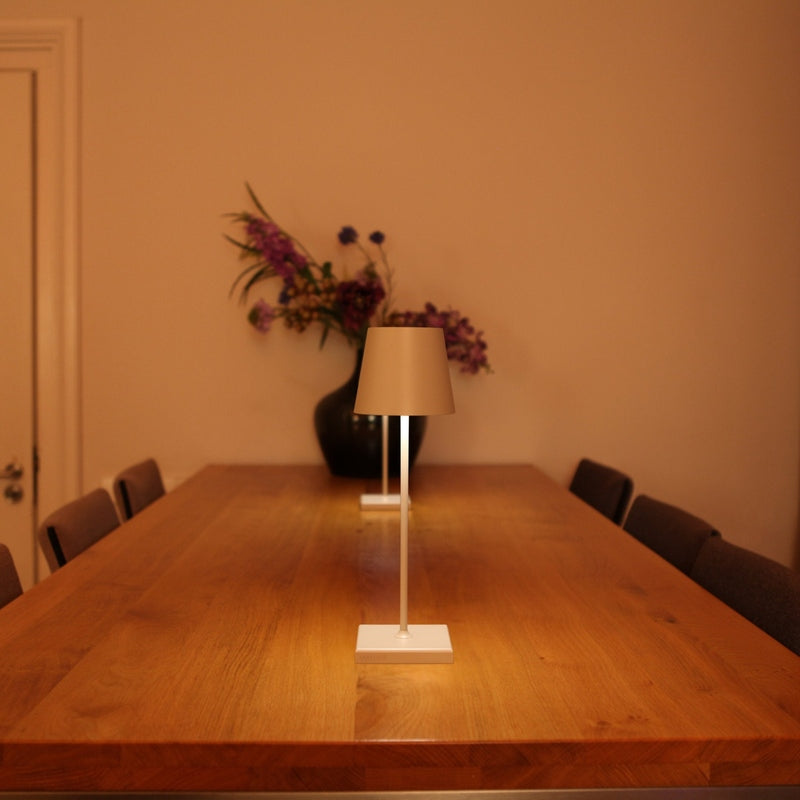 LunaGlow - Draagbare Dimbare Tafel lamp voor Elegante Ruimtes