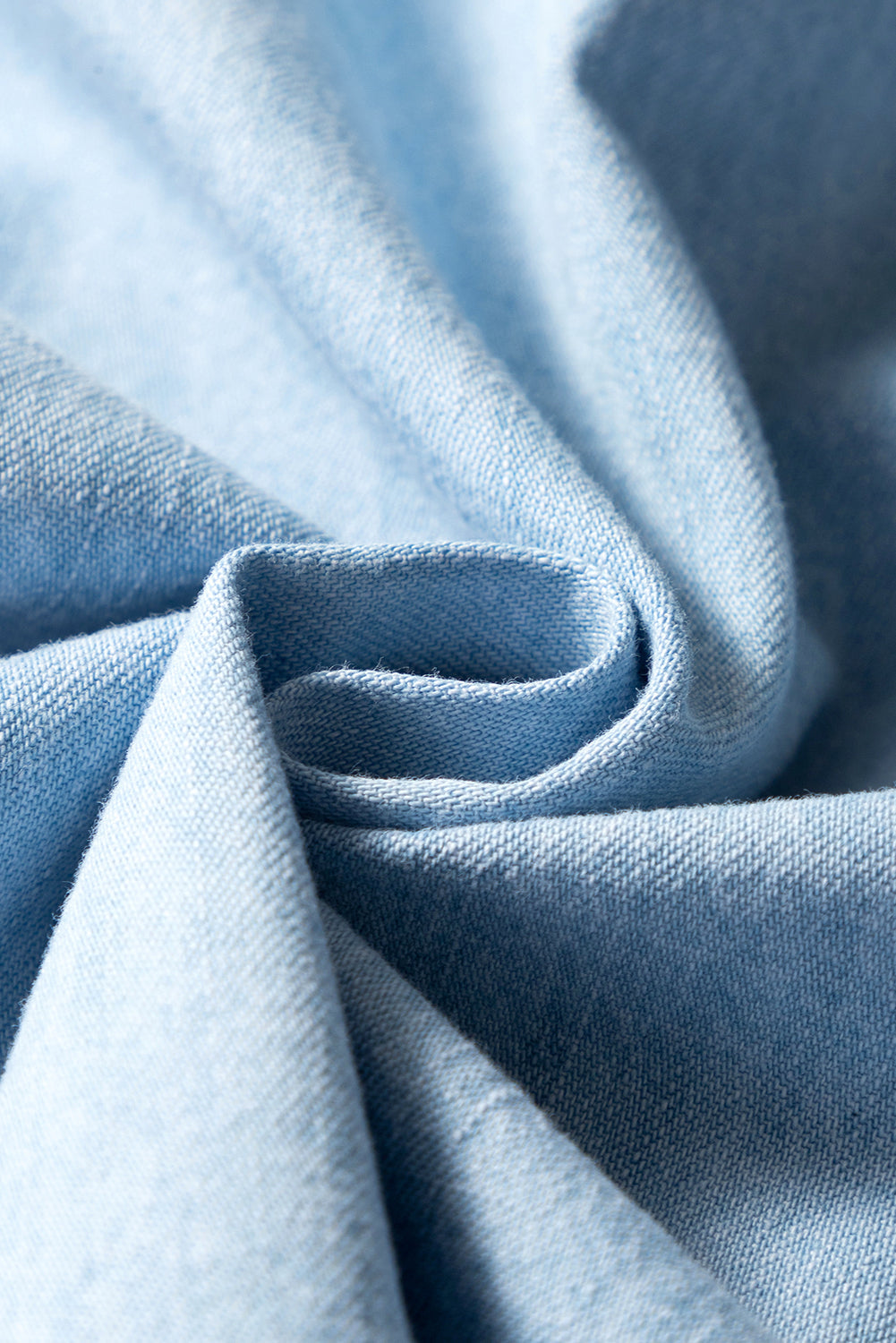 Isabella - Lichtblaues Denim-Hemd mit Kragen für den Sommer