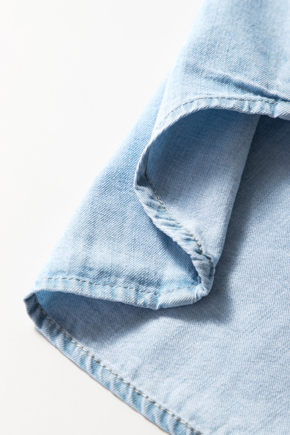 Isabella - Lichtblaues Denim-Hemd mit Kragen für den Sommer