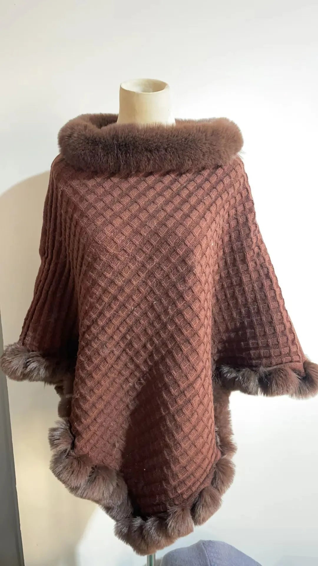 Dames Rex Konijnenbont Kraag Sjaal Cape – Luxe Korte Cloak voor Herfst en Winter Elegantie
