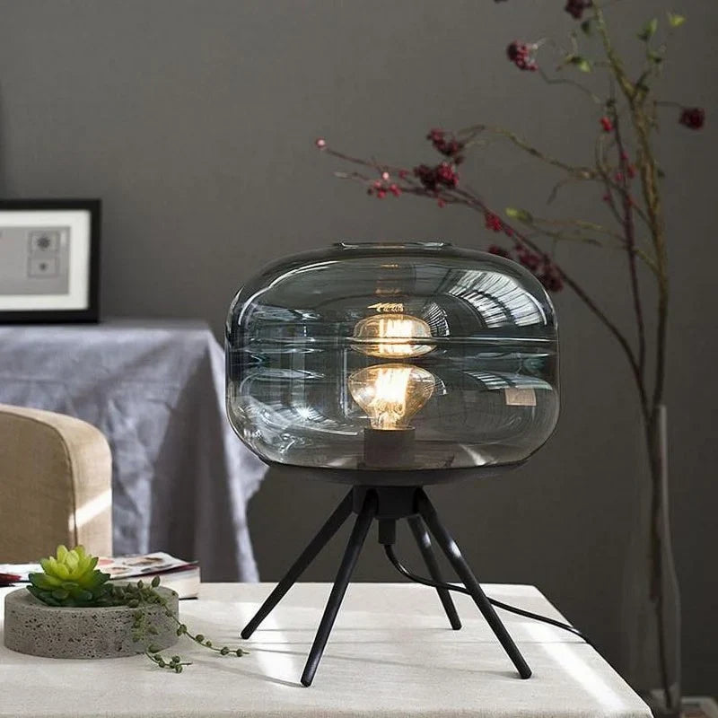 LumiGlow - Stijlvolle Tafellamp met Elegante Glazen Kap