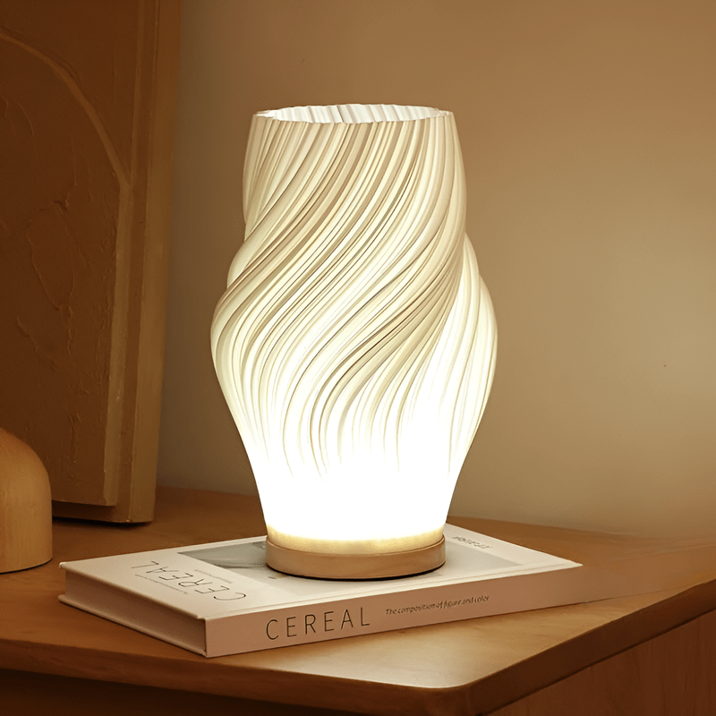 LuxeLight - Crèmekleurige 3D-Wandlamp met Moderne Metalen Voet