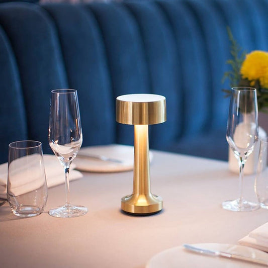LumiGuard - Elegante Draagbare Tafellamp voor Thuis en Gastronomie