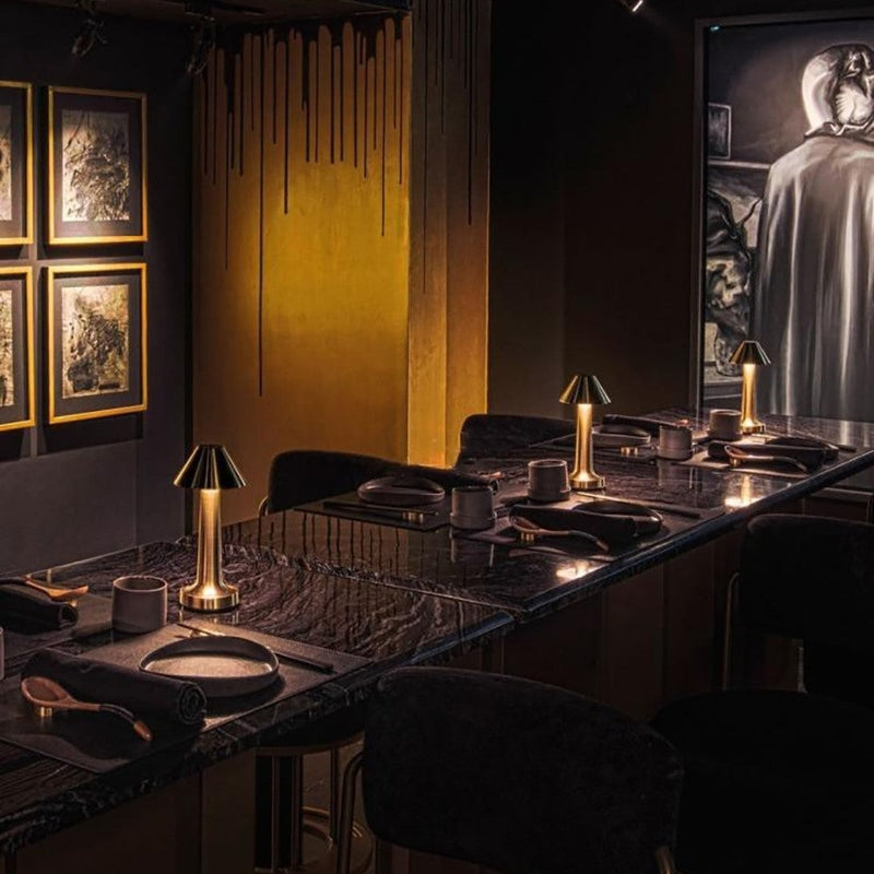 LumiGuard - Elegante Draagbare Tafellamp voor Thuis en Gastronomie