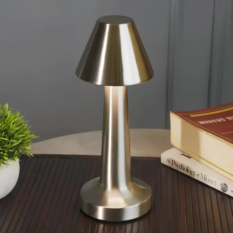 LumiGuard - Elegante Draagbare Tafellamp voor Thuis en Gastronomie