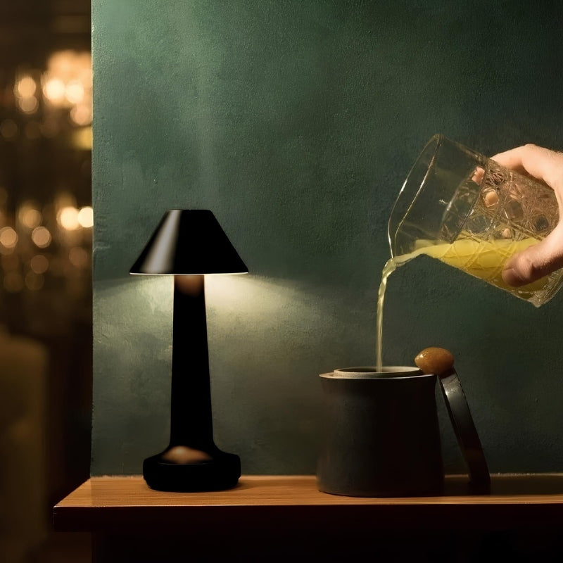 LumiGuard - Elegante Draagbare Tafellamp voor Thuis en Gastronomie