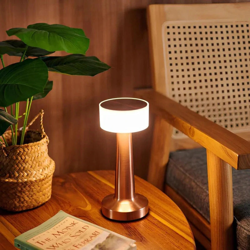 LumiGuard - Elegante Draagbare Tafellamp voor Thuis en Gastronomie