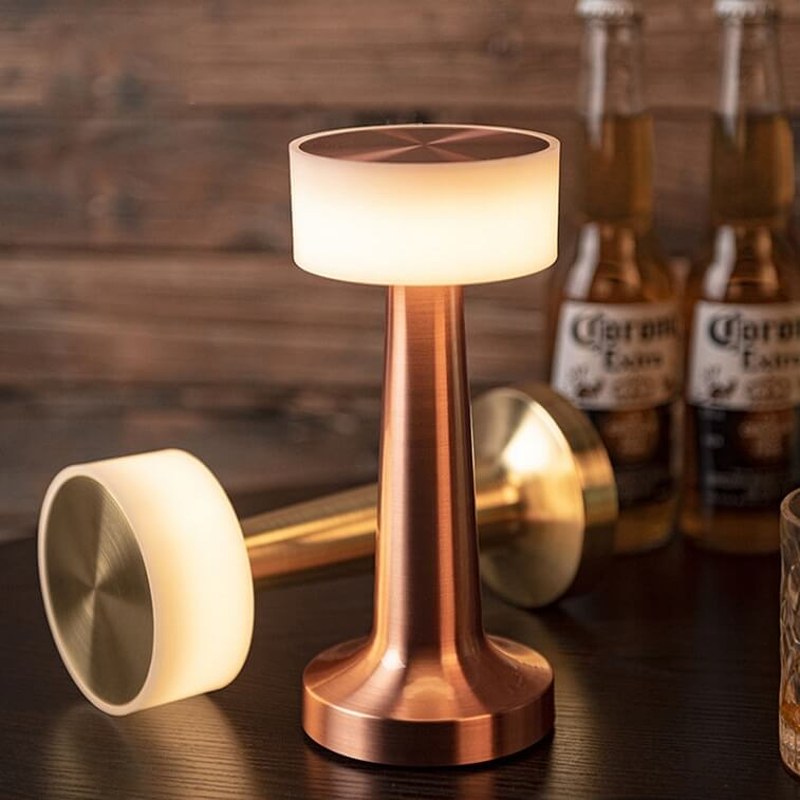 LumiGuard - Elegante Draagbare Tafellamp voor Thuis en Gastronomie