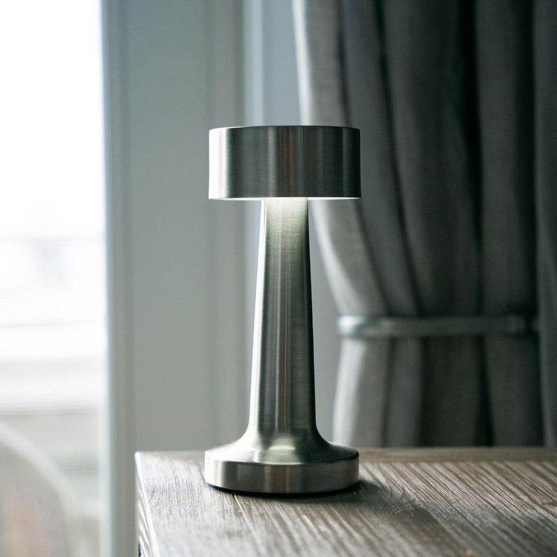 LumiGuard - Elegante Draagbare Tafellamp voor Thuis en Gastronomie