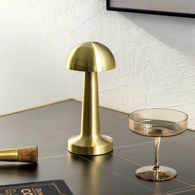 LumiGuard - Elegante Draagbare Tafellamp voor Thuis en Gastronomie