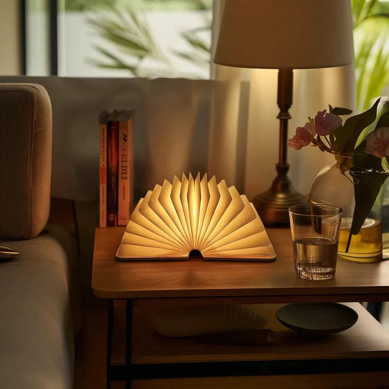 Lamp met Betoverend Boek - Magisch Lichtontwerp