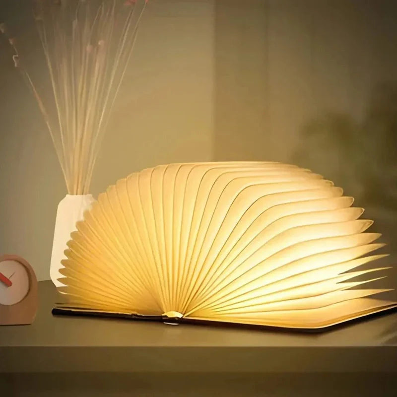 Lamp met Betoverend Boek - Magisch Lichtontwerp