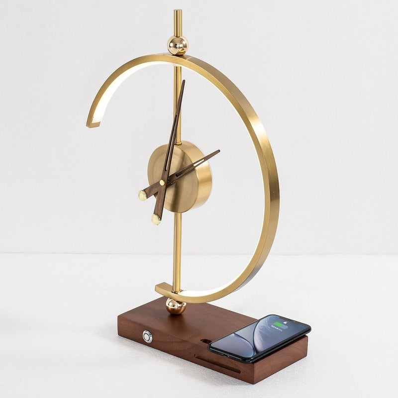 Elegante tafellamp met oplaadfunctie en wekker voor uw huis
