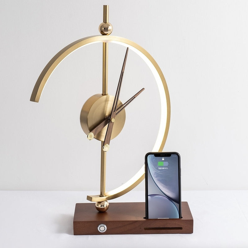 Elegante tafellamp met oplaadfunctie en wekker voor uw huis