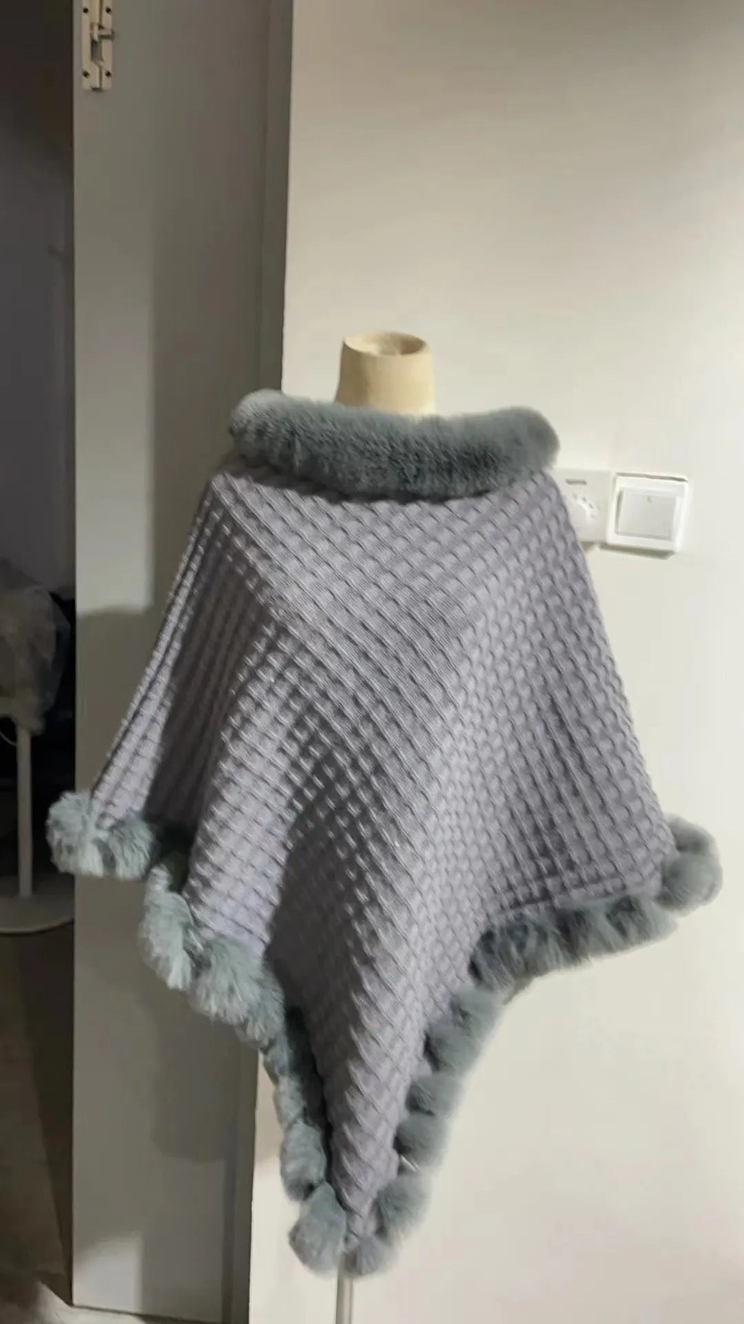 Dames Rex Konijnenbont Kraag Sjaal Cape – Luxe Korte Cloak voor Herfst en Winter Elegantie
